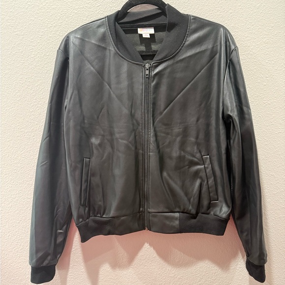 LuLaRoe Jackets & Blazers - LuLaRoe Black Zip-Front Jacket – SZ S 🖤✨🧥